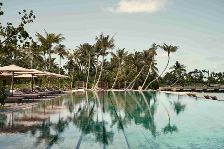 PATINA_MALDIVES_VELI_BAR_POOL-1