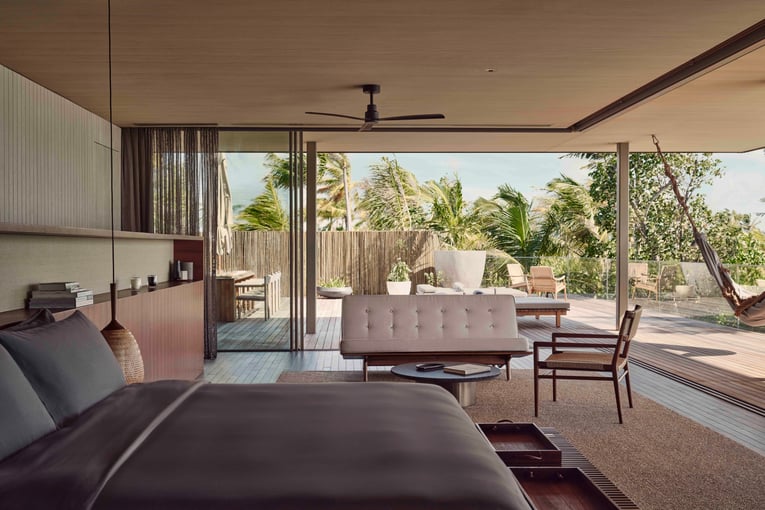 PATINA_MALDIVES_VILLA_THE-BEACH-HOUSE_MASTER_BEDROOM_VIEW