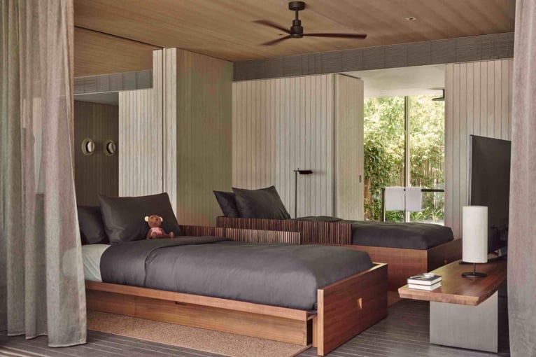 PATINA_MALDIVES_VILLA_TWO-B_SUNRISE_BEACH_POOL_TWIN_BED_ROOM-1