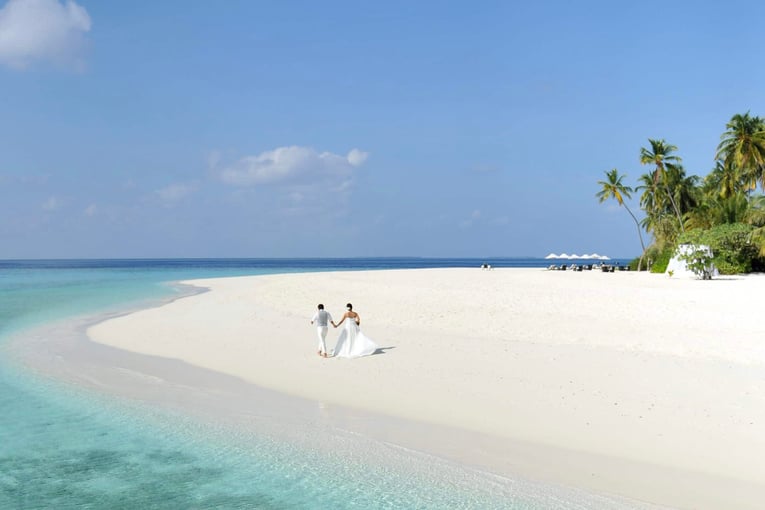 Park Hyatt Maldives Hadahaa Park-Hyatt-Maldives-Hadahaa-P075-Couple-Walking-on-Beach.16x9