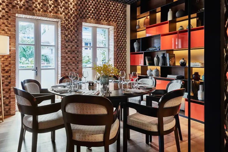 Park Hyatt Saigon Park-Hyatt-Saigon-P516-Square-One-Library-Room-Daylight.16x9
