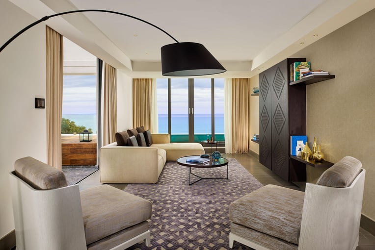 Parklane, Luxury Collection Resort & Spa pfomd-suite-livingroom-7779-hor-clsc