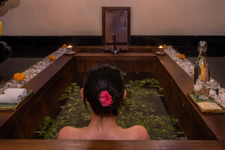 Pemako Punakha, Bhútán – Punákha | Exclusive Tours spa_tub