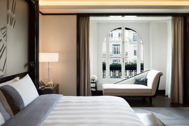 Peninsula Paris ppr-grand-premier-suite-bedroom-1074