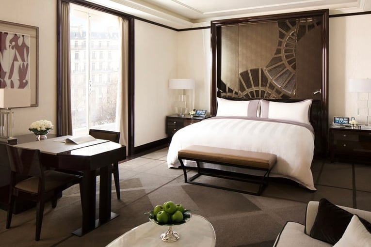 Peninsula Paris ppr-junior-suite-bedroom-1-1074