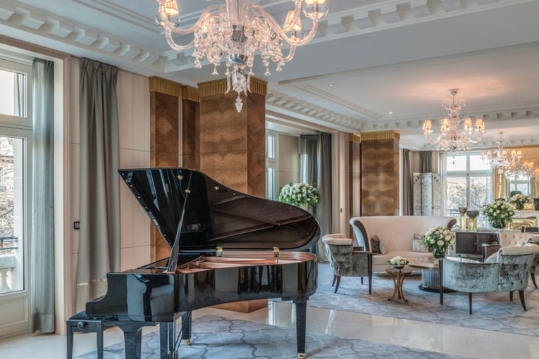 Peninsula Paris ppr-peninsula-suite-leaving-room-piano-1074