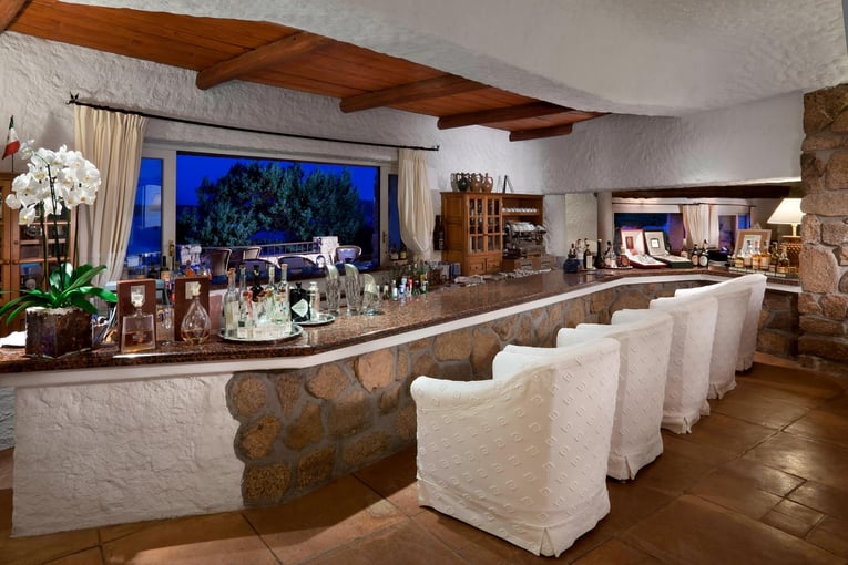 Pitrizza, A Luxury Collection Hotel olbpl-pitrizza-bar-0459-hor-clsc