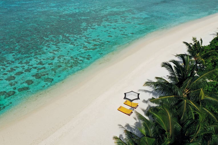 Pullman Maldives Maamutaa 25_White-Sandy-Beach-2-1