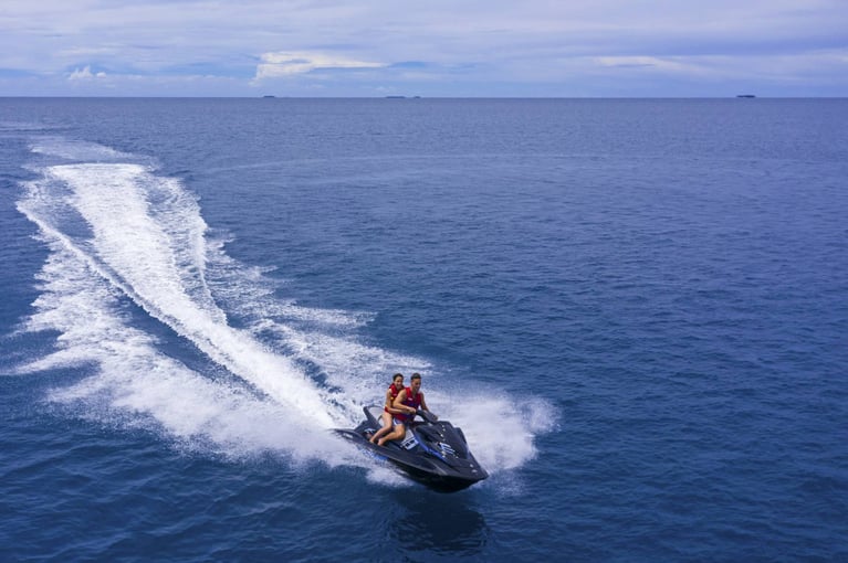 Pullman Maldives Maamutaa 37_Jet-Ski-Couple-1