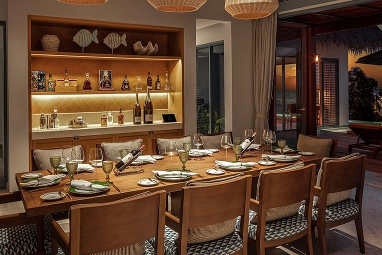 Raffles Maldives Meradhoo Resort RMM_1625979_Raffles_Royal_Residence_Dining_Area