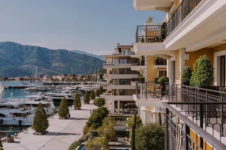 Regent Porto Montenegro porto-montenegro-venezia-3-bedroom-suite-view-1670x1252-1