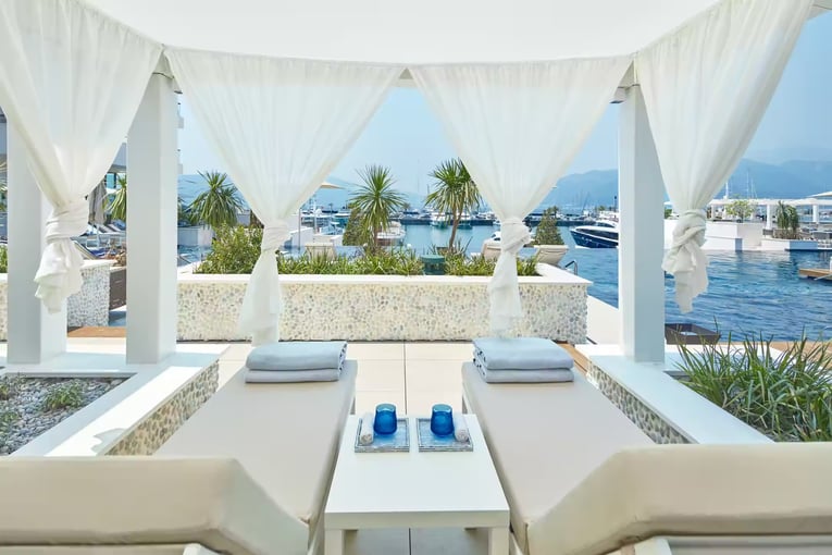 Regent Porto Montenegro regent-tivpm-porto-montenegro-gallery-private-cabana-2172x1448