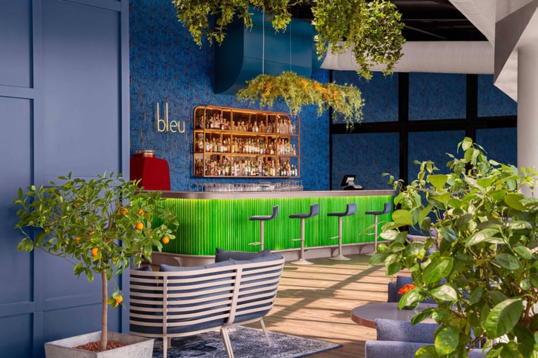 Ritz-Carlton, Istanbul istrz-bleu-bar-0505-hor-clsc-1