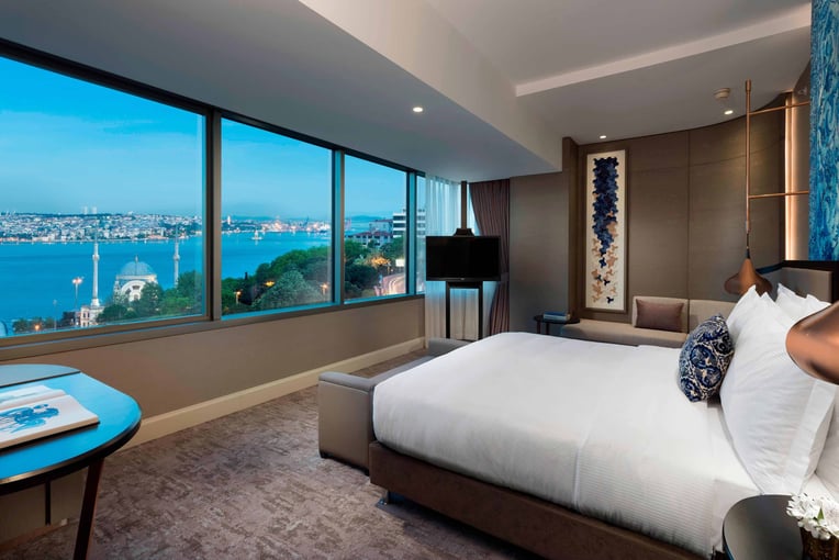 Ritz-Carlton, Istanbul istrz-suite-0130-hor-clsc