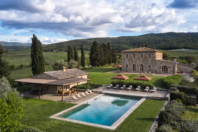 Rosewood Castiglion del Bosco, Itálie – Montalcino | Exclusive Tours rwcdb_villa  santanna_outdoordrone_june2024_WIDE-LARGE-16-9