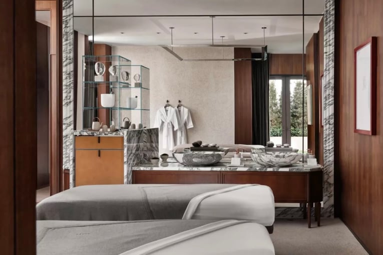 Rosewood Hong Kong, Čína – Hong Kong | Exclusive Tours rwhkg-asaya-social-house-treatment-room_SQUARE-LARGE-1-1