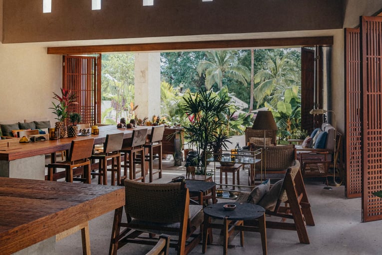 Rosewood Mayakoba ZAPOTE BAR 25__View of entrance from inside bar_WIDE-LARGE-16-9