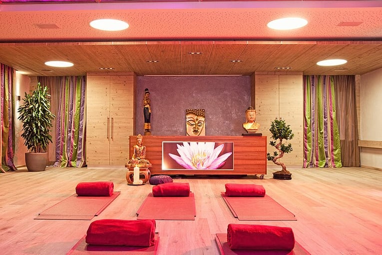 STOCK Resort csm_yoga-energieraum-entspannung-stock-resort_d6cebe89c7