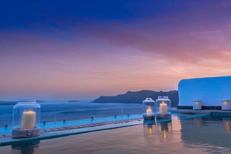 Santorini Secret Suites & Spa Honeymoon-evening-view