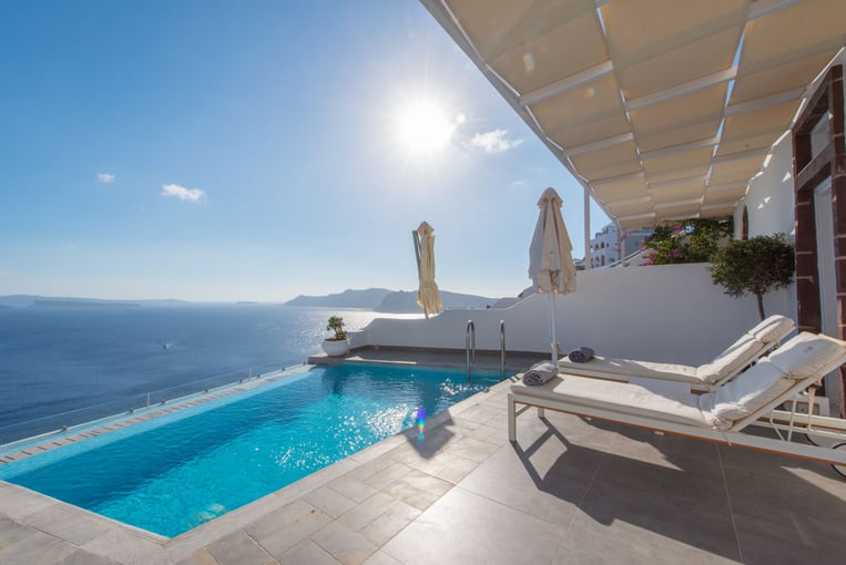 Santorini Secret Suites & Spa Honeymoon-private-pool