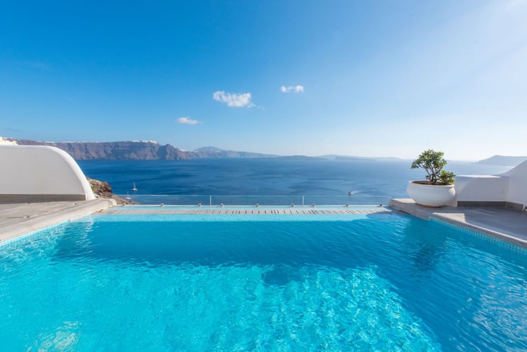 Santorini Secret Suites & Spa Honeymoon-private-pool2