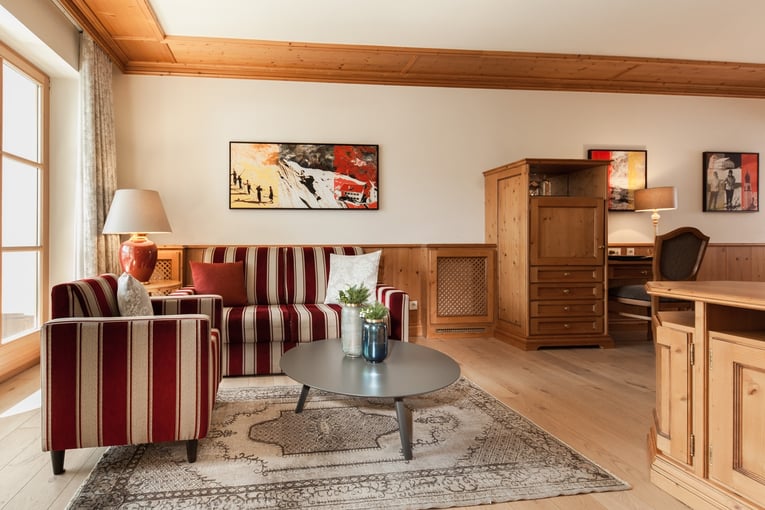 Schlosshotel Fiss fam_bergkristall_70_zimmer_vasen