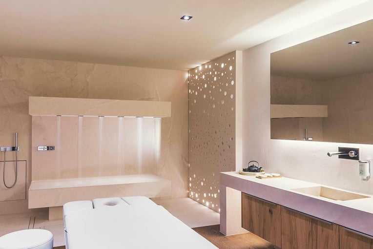 Schlosshotel Ischgl csm_galerie_spa_behandlungsraum_schlosshotel-Ischgl_77d3f5e11c
