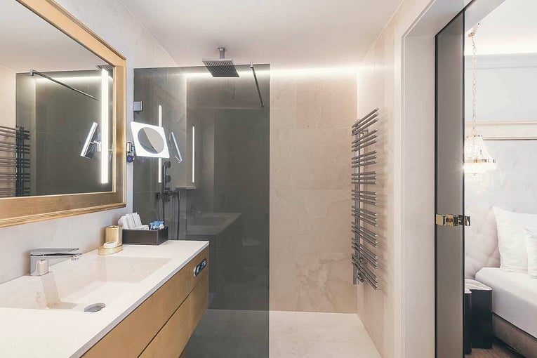 Schlosshotel Ischgl csm_galerie_zimmer_schlosshotel-ischgl_12_604d2da1da