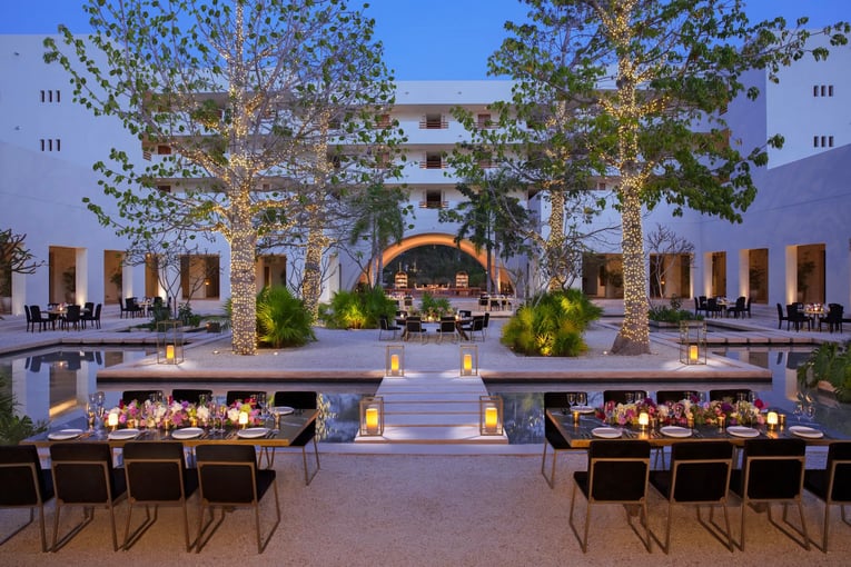 Secrets Akumal Riviera Maya SEARM-GRP-Akuma-lPlaza-Banquet-Set-up-1A-CB