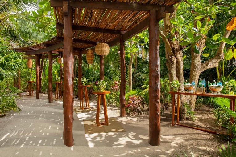 Secrets Akumal Riviera Maya SEARM-GRP-Hidden-Garden-Cocktail-Set-up-1A-CB