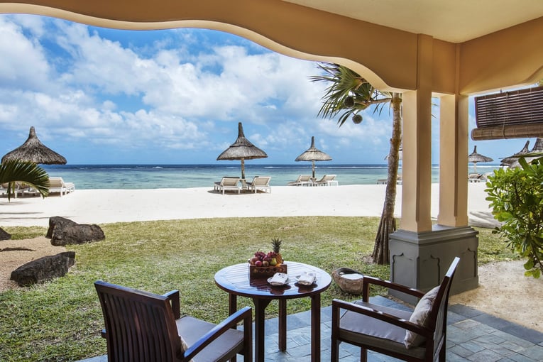 Shanti Maurice Resort & SPA Shanti-Maurice-Resort-Spa_SUITES_Junior-Suite-Beachfront_02-2