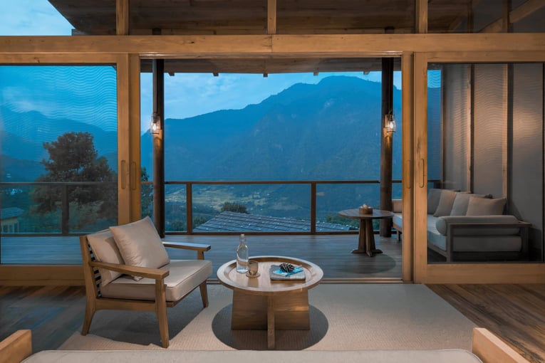 Six Senses Bhútán, Bhútán | Exclusive Tours 1__Upper_Lodge_Suite_terrace_Punakha
