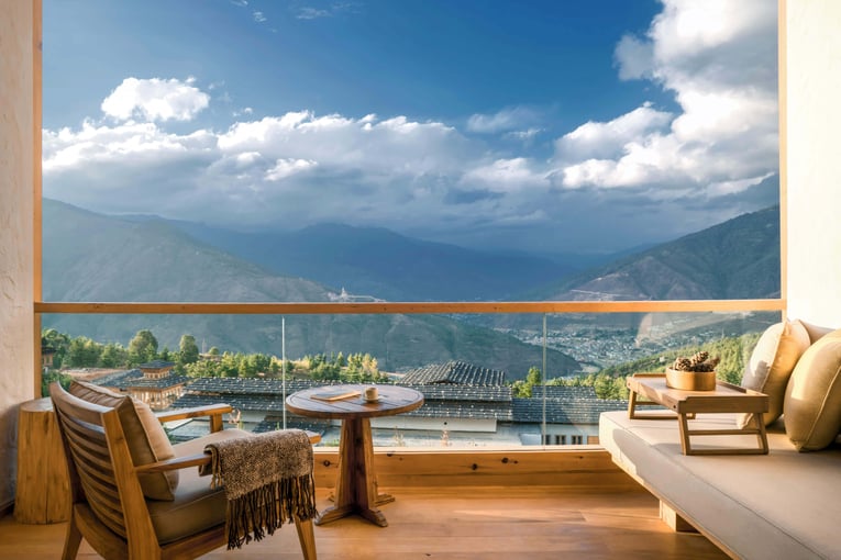 Six Senses Bhútán, Bhútán | Exclusive Tours 2_Lodge_Suite_balcony_Thimphu