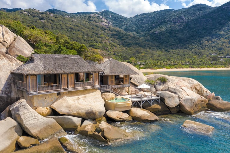 Six Senses Ninh Van Bay ninh_van_bay_vietnam_rock_pool_villa_aerial-2 (2)