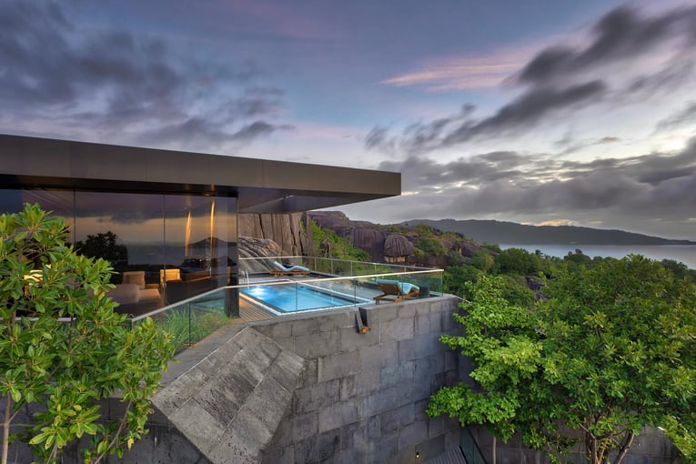 Six Senses Zil Pasyon felicite-seychelles-three-bedroom_residence_master_floor_evening
