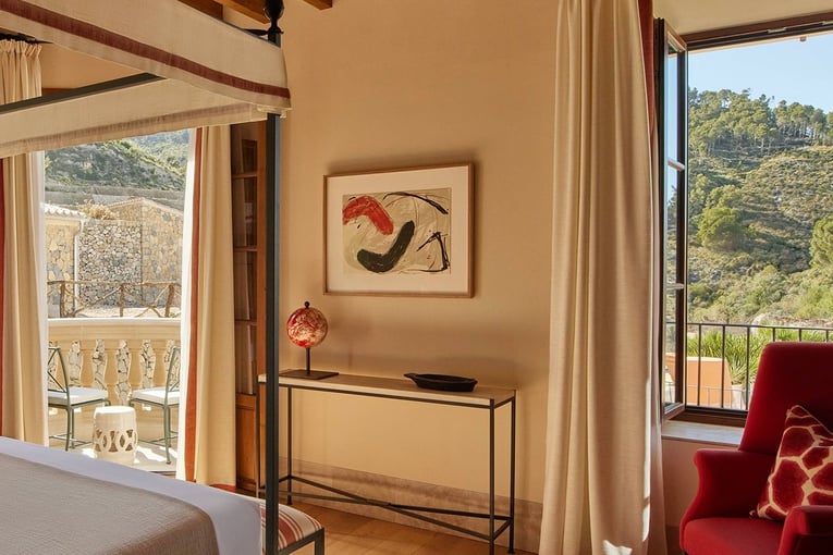 Son Bunyola Hotel son-bunyola-hotel-superior-suite-11-2148x910px-q90