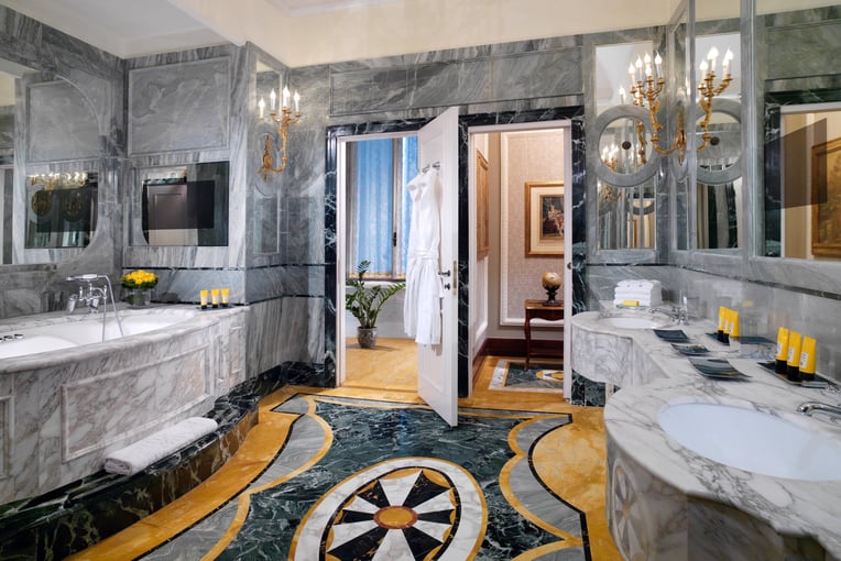 St. Regis Rome romxr-suite-bathroom-2995-hor-clsc