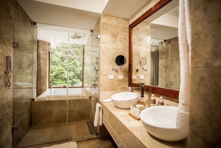 Sumaq Machu Picchu Hotel | Exclusive Tours junior-suite-deluxe-bathroom-sumaq1