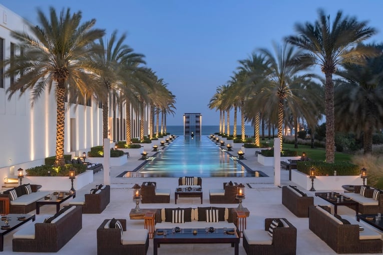 The Chedi Muscat CMU-Dining-The-Long-Pool-Cabana-2019