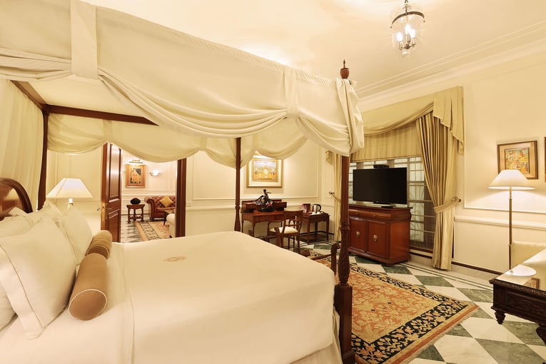 The Imperial, Indie – Nové Dillí A19I7645_luxury-sute-bed-1
