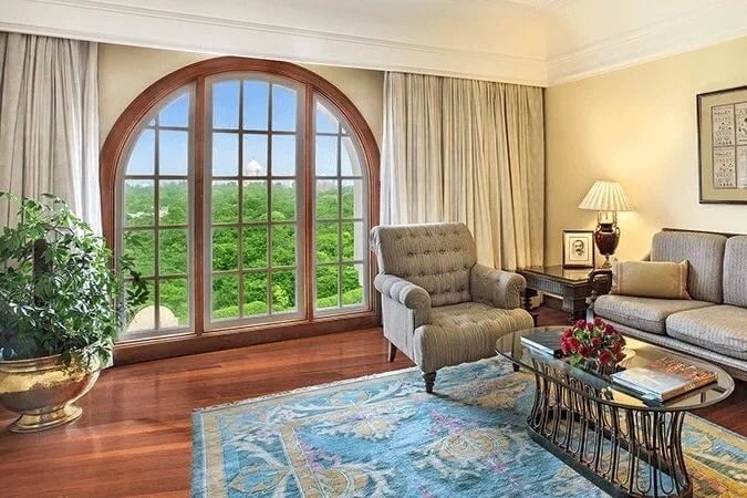 The Oberoi Amarvilas, Agra Deluxe Suite living room - Romantic Vistas