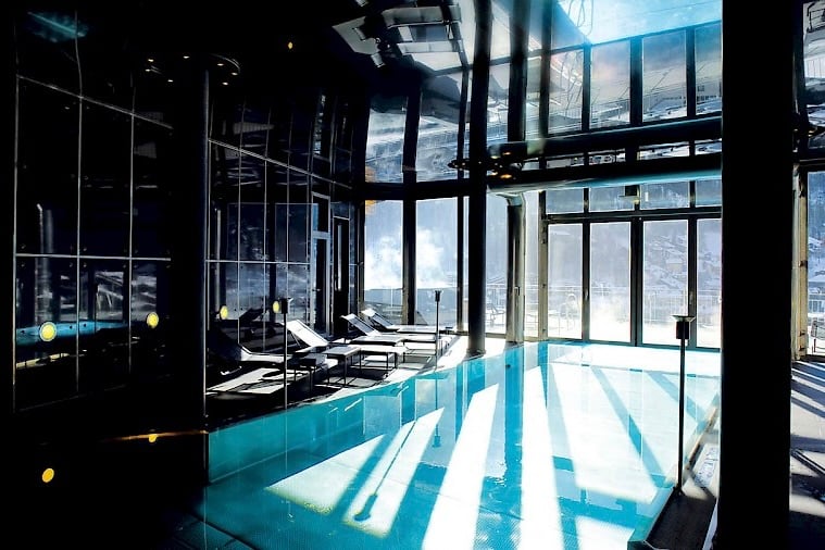 The Omnia Zermatt slider_swimming_pool2-768x0