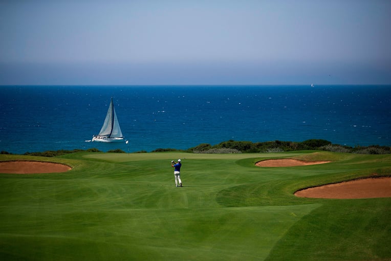 The Romanos klxlc-bay-course-3470-hor-clsc