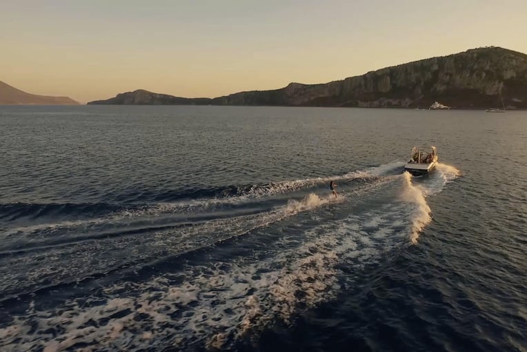 The Romanos klxlc-navarino-sea-8565-hor-clsc