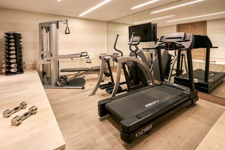 The Romanos klxlc-villa-private-gym-3029-hor-clsc