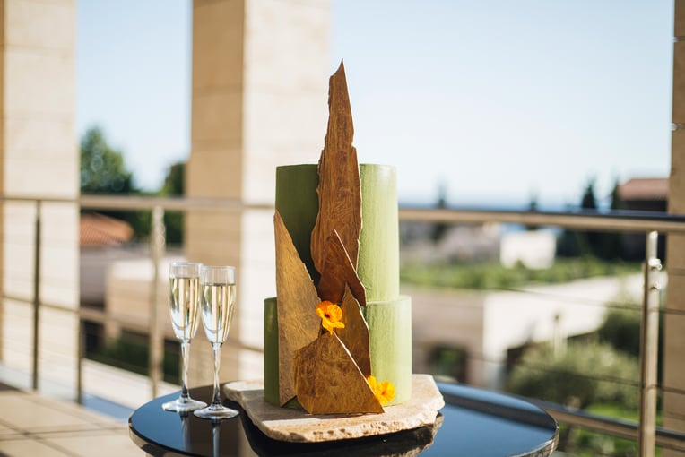 The Romanos klxlc-wedding-cakes-8392-hor-clsc