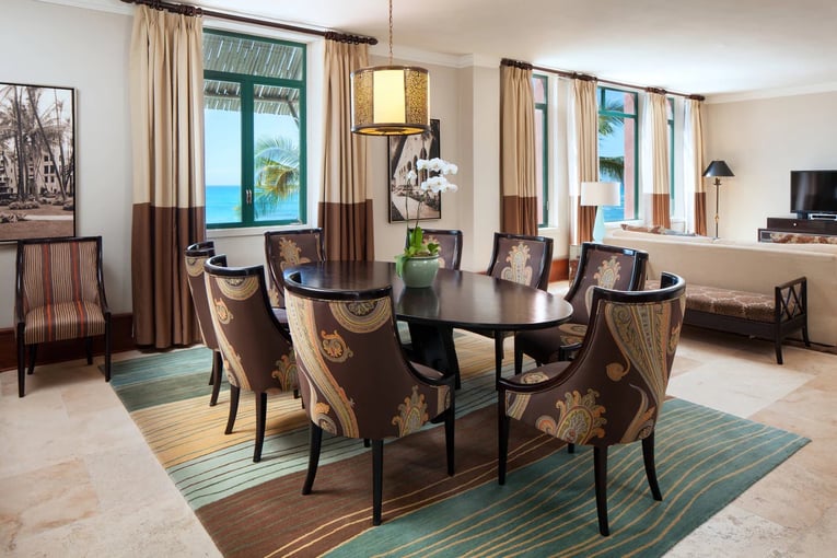 The Royal Hawaiian hnllc-suite-0656-hor-clsc