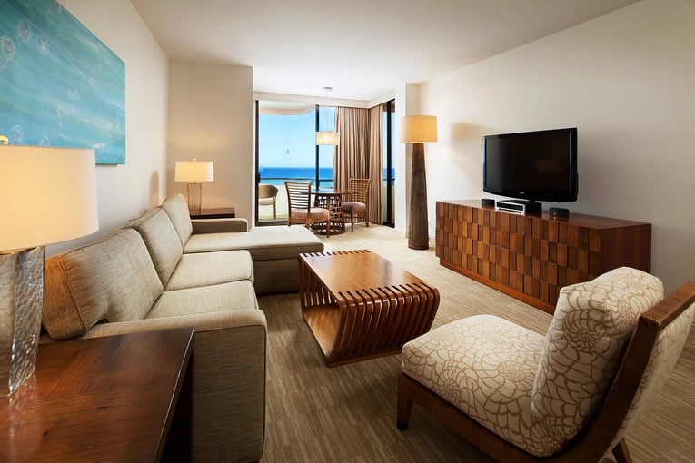 The Royal Hawaiian hnllc-suite-1821-hor-clsc