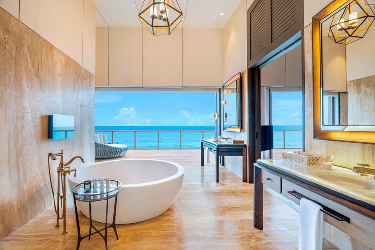 The St. Regis Maldives Vommuli Resort mlexr-bathroom-2680-hor-clsc