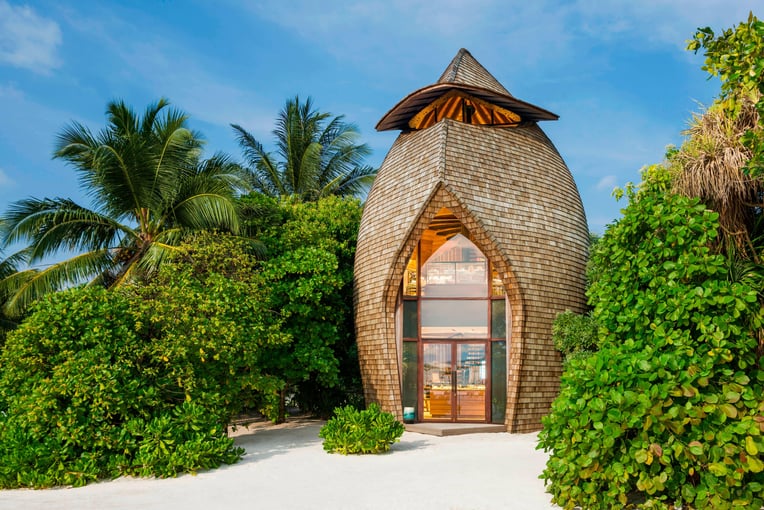 The St. Regis Maldives Vommuli Resort mlexr-boutique-2694-hor-clsc